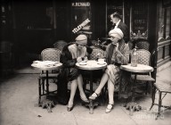 17109322_Vintage_Paris_Cafe