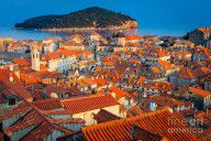 15700275_Dubrovnik_Rooftops
