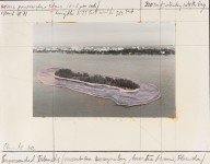Christo und Jeanne-Claude-Surrounded Islands. 1982.