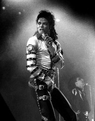 25732189 views-of-michael-jackson-as-he-sing-new-york-daily-news-archive