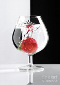 2010782_Strawberry_In_A_Glass