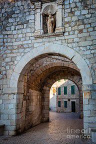15727184_Dubrovnik_Entrance